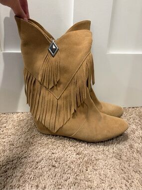 Obsession Rules Hopey Fringe
Suede Boots